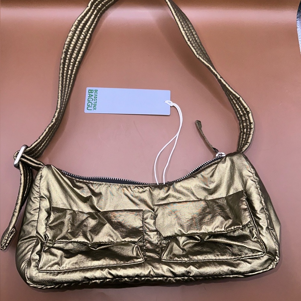 Dead stock Baggu Cargo Shoulder Bag in Brass Metallic